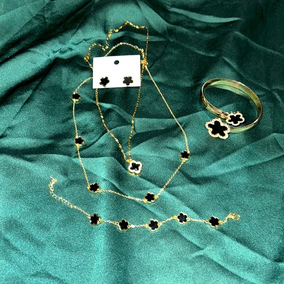 Beautiful jewelry set - Picture 1 of 6